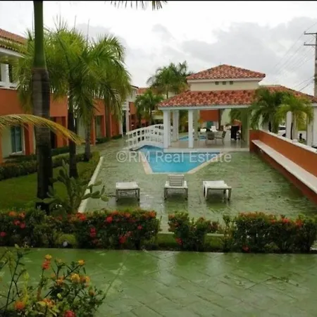 Aparthotel Villa Chalet Con Piscina *